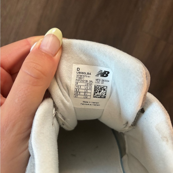 New Balance 9060 - Picture 5 of 6